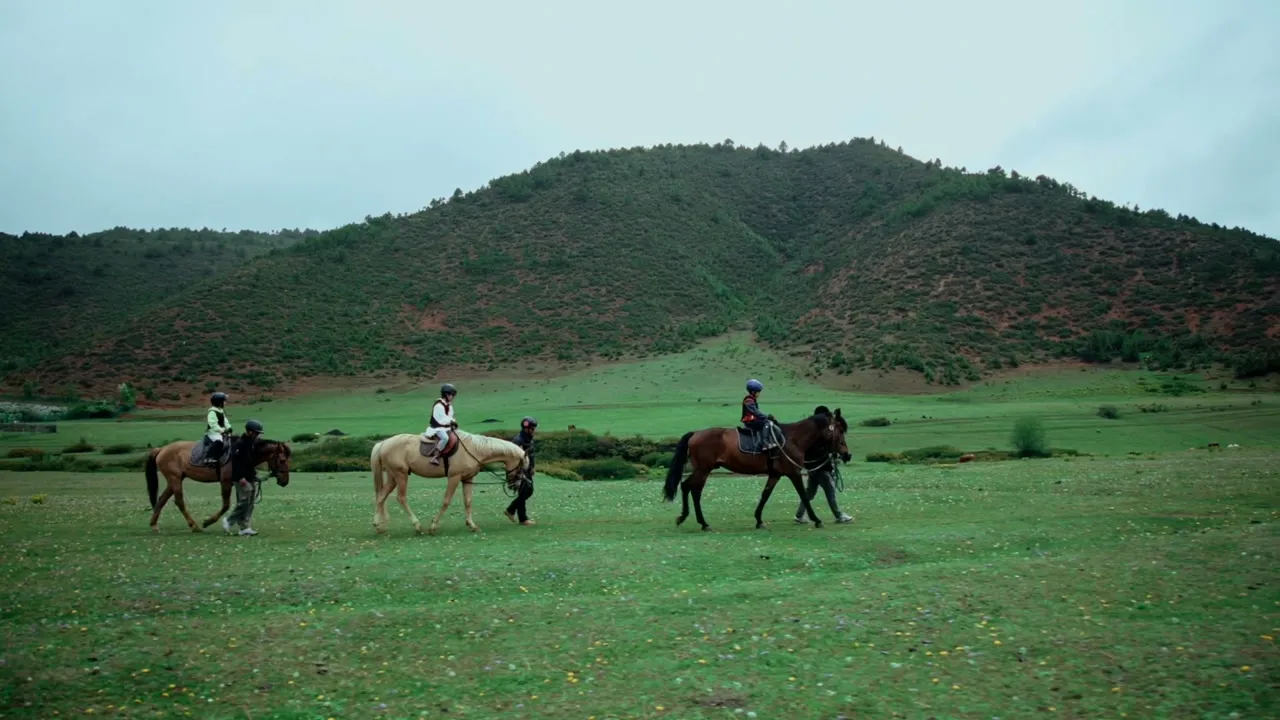 A riding journey across open country